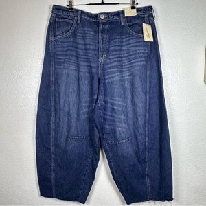 Universal Thread Women's Blue Curved Leg Ankle